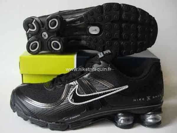 Hommes Nike Shox R4 Baskets Noires